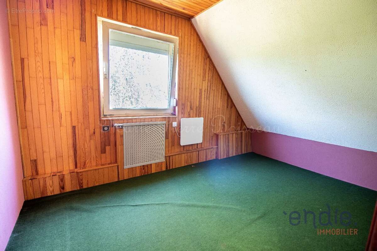 Bèze - Une maison familiale de 141,43 m² avec vue, terrain et âme de village - photo 8