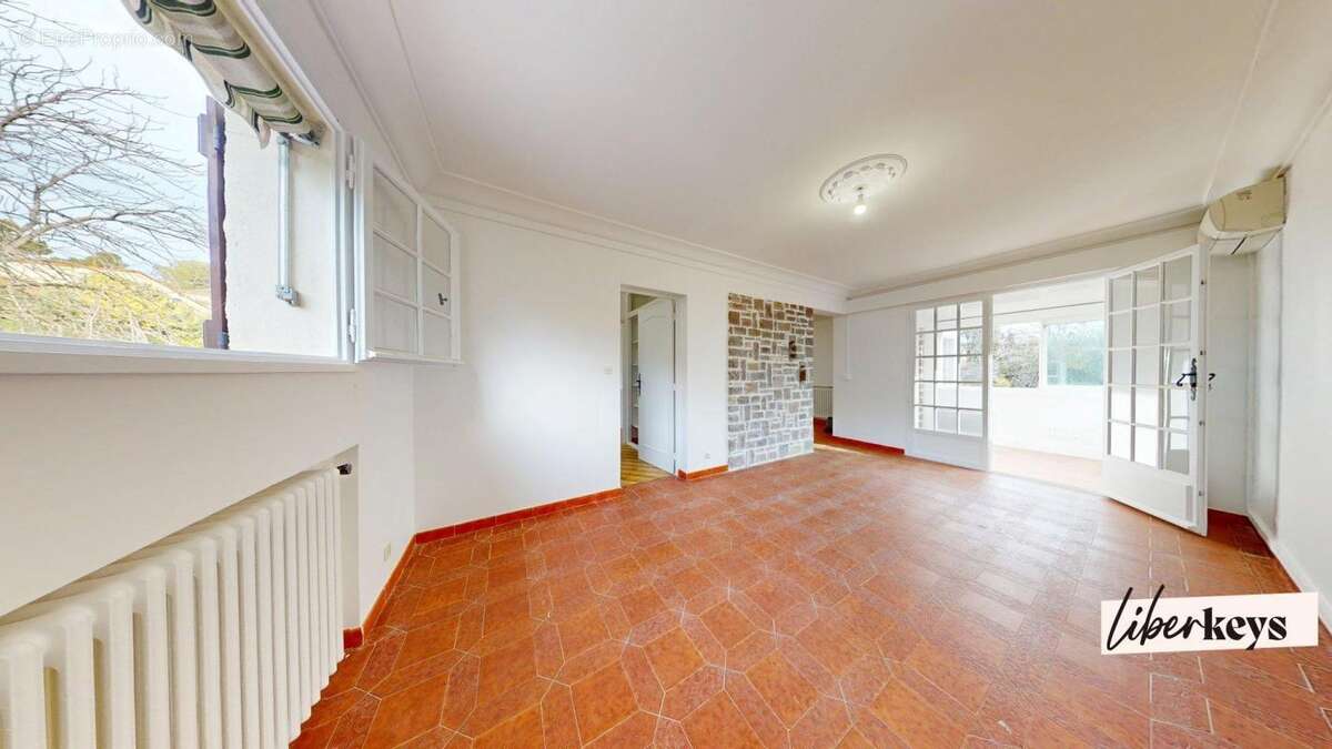 Grande Maison - avec appartement indépendant en rdc sur 800 m² clos, quartier recherché à Draguignan - photo 8