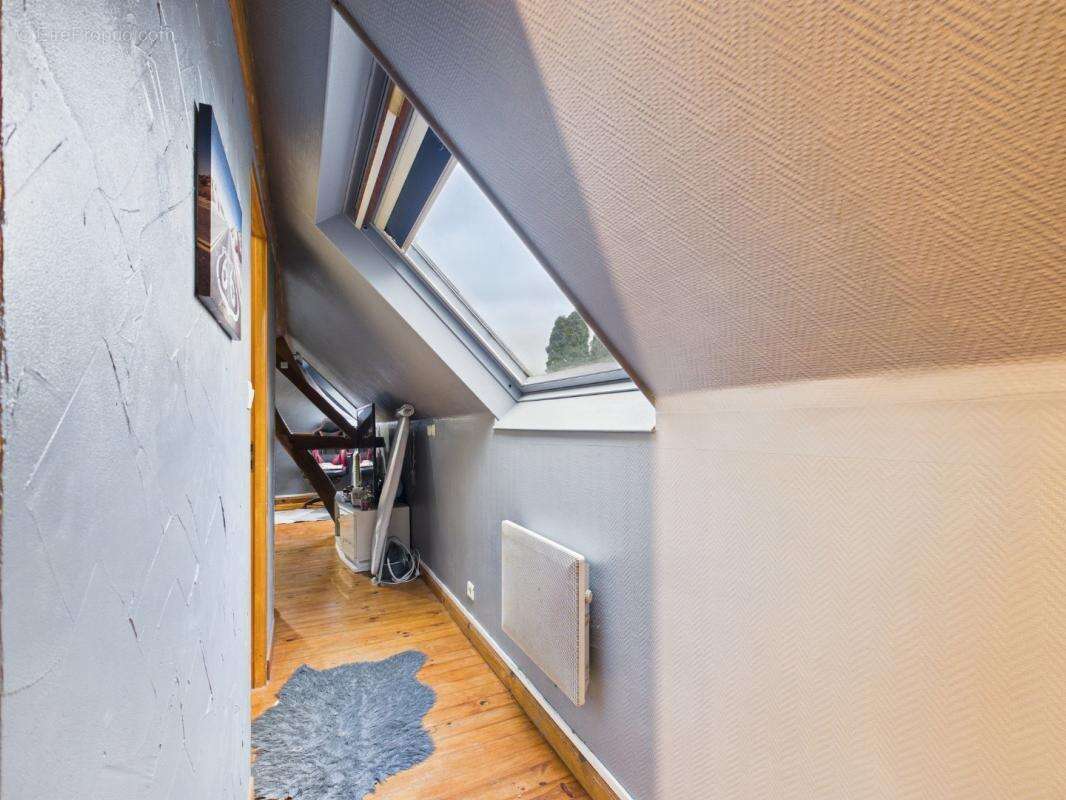 Maison à COULLEMELLE