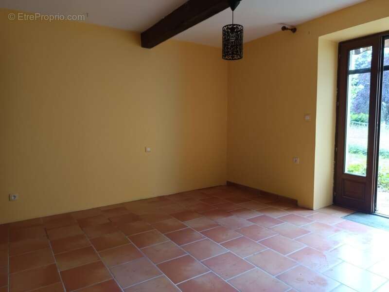 Propriété d'Exception : 2 Maisons, 450 m² de Dépendances et 6 Hectares de Terres - photo 8