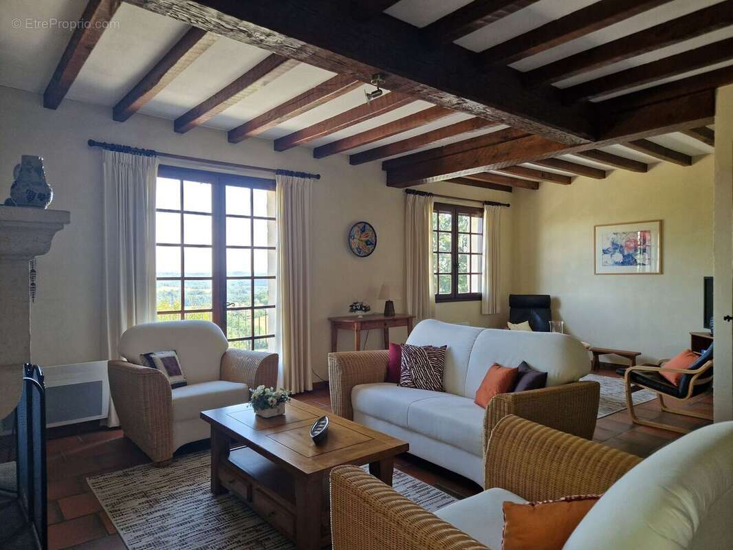 Perigordine avec piscine et magnifique vue sur la Vallée. - photo 13