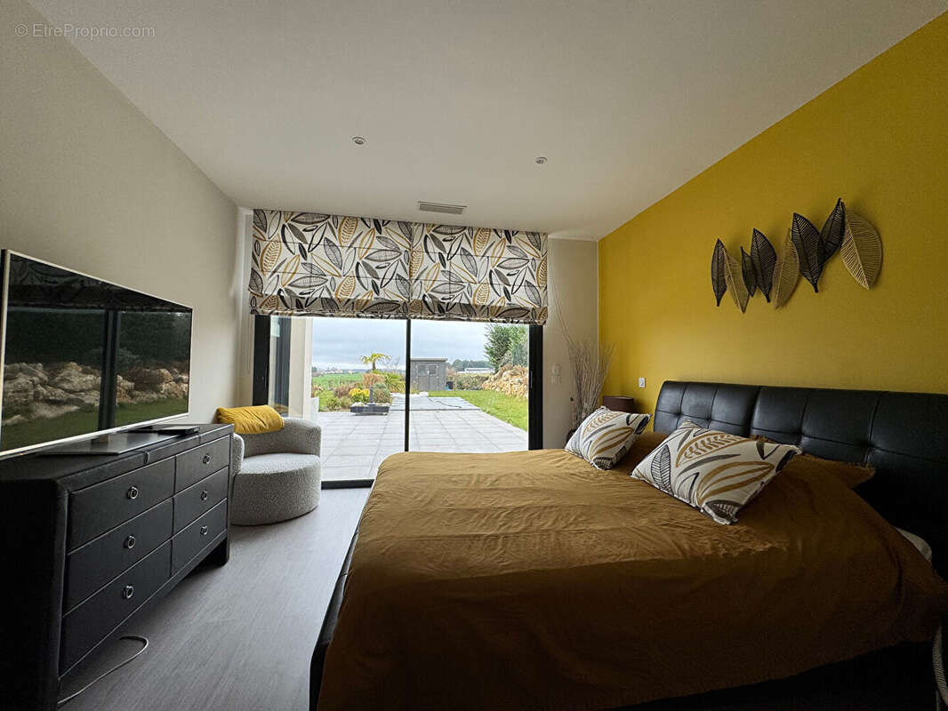 Maison à SAINT-NOM-LA-BRETECHE