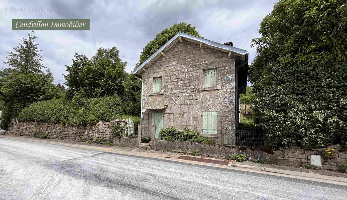 Projet rénovation ! Maison indépendante 70m2 habitables, en pierre avec terrain, près du Lac de Vassivière. - photo 3