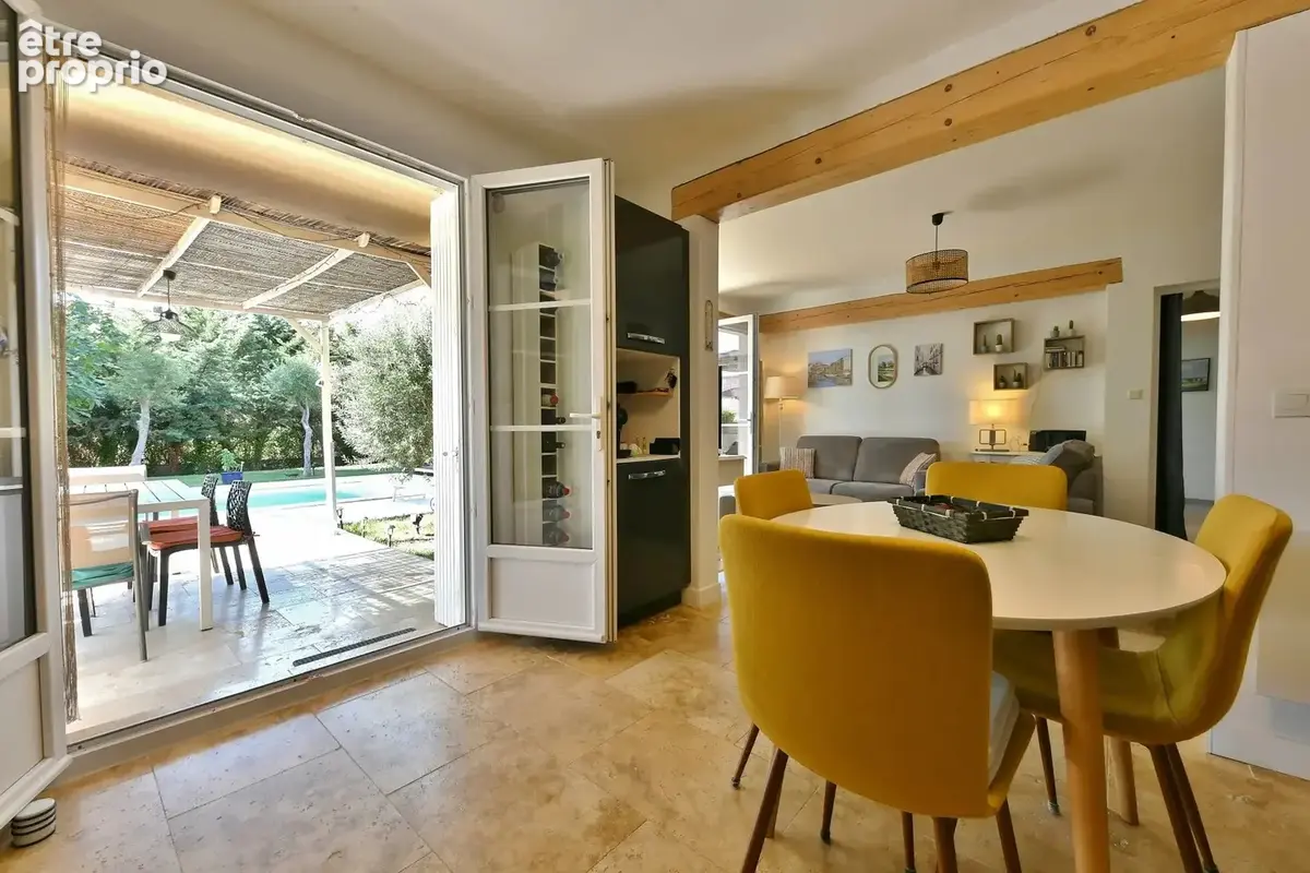 Maison méridionale de 230 m² avec maison d’invités, piscine et jardin dans Uzès - photo 2