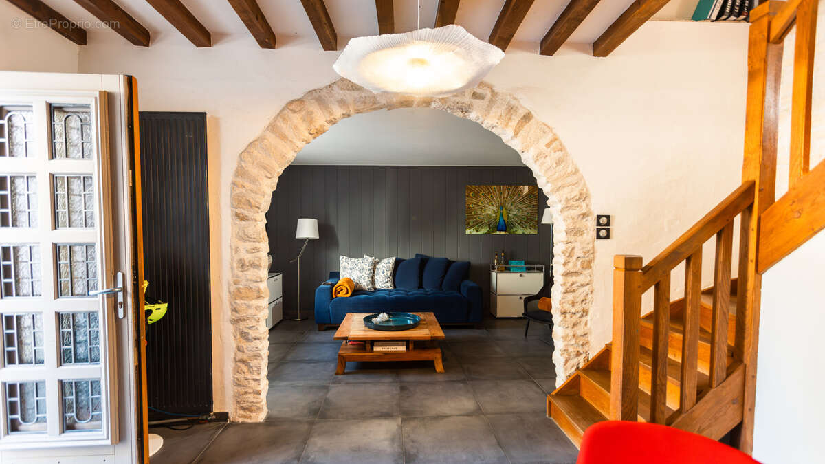 Maison à THIVERVAL-GRIGNON