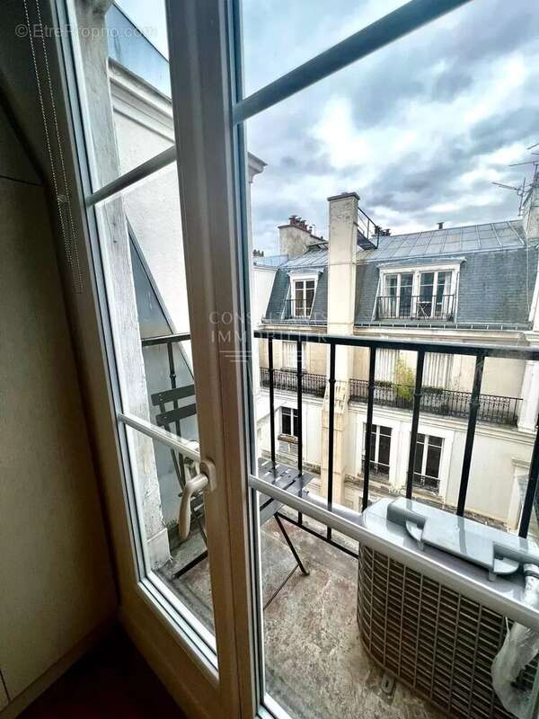 Appartement à PARIS-16E