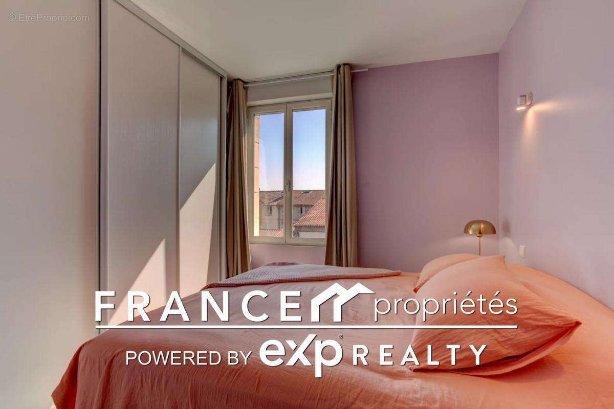 Appartement à CARBONNE