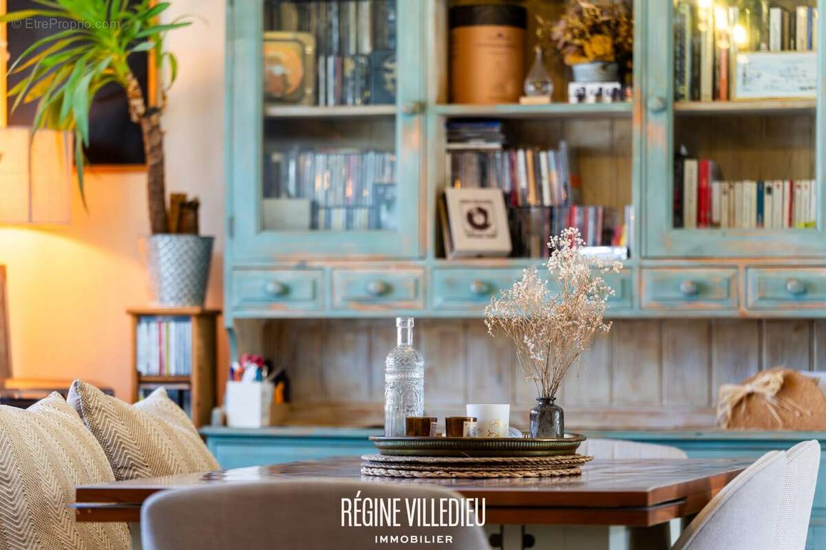 Maison à EQUEURDREVILLE-HAINNEVILLE