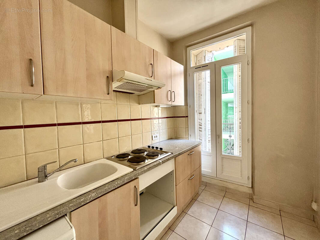 T1/2 de 33m2 - Secteur Saint Charles - photo 3