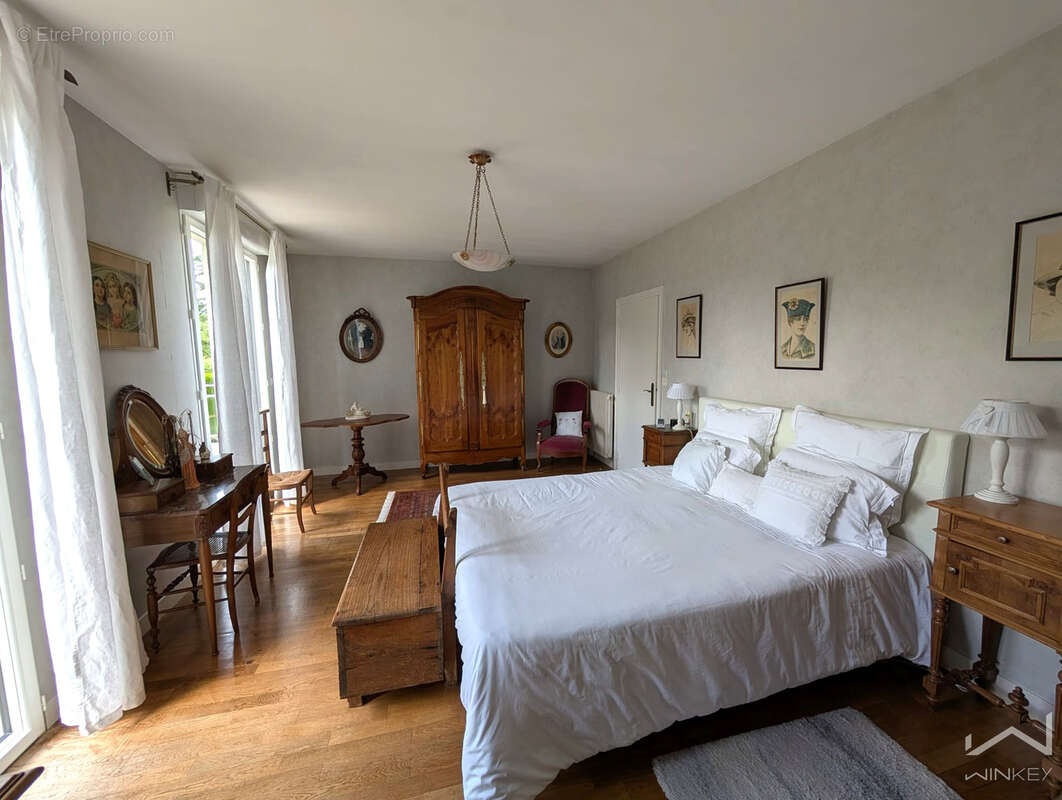 Maison à MONTGERMONT
