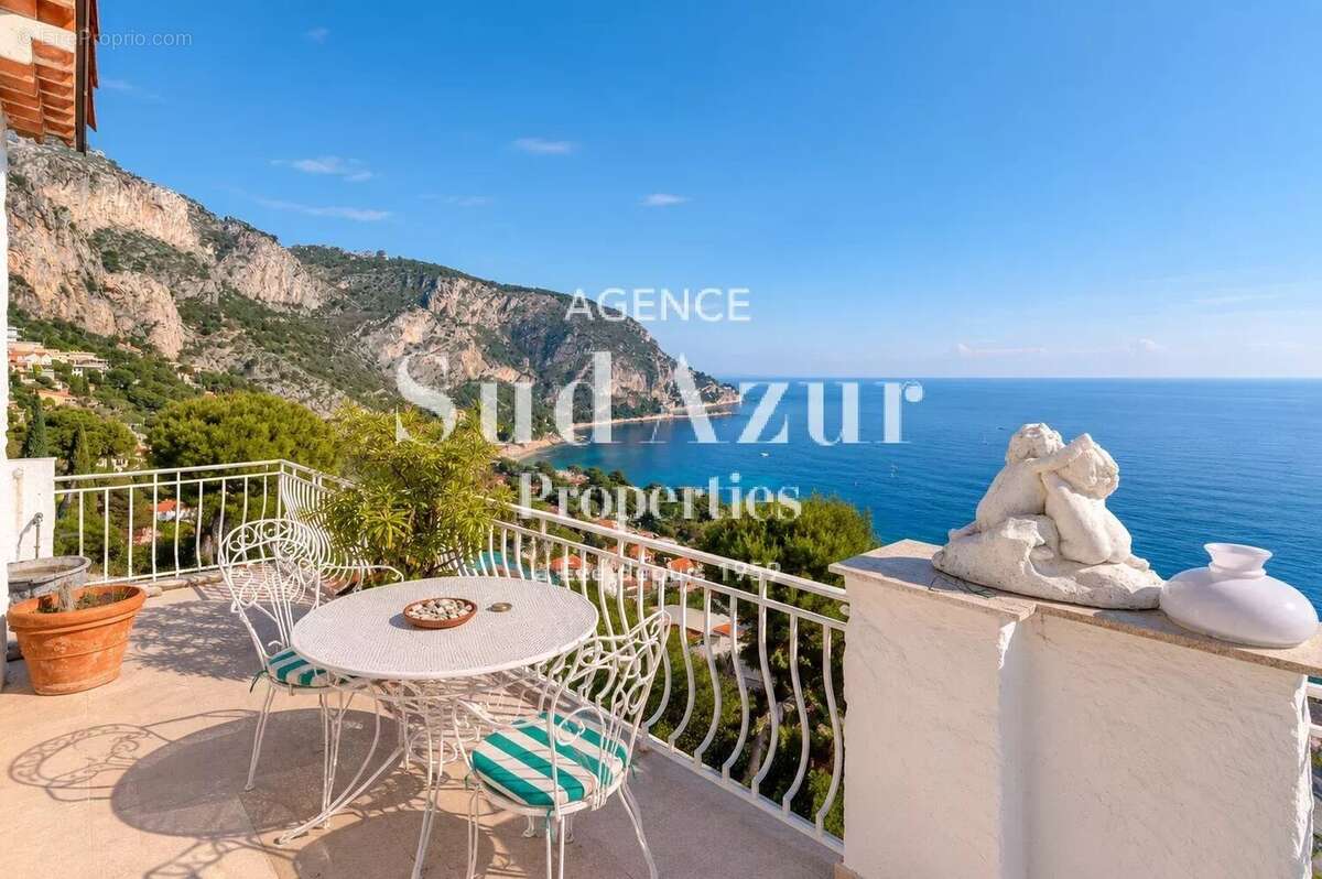 Maison à EZE