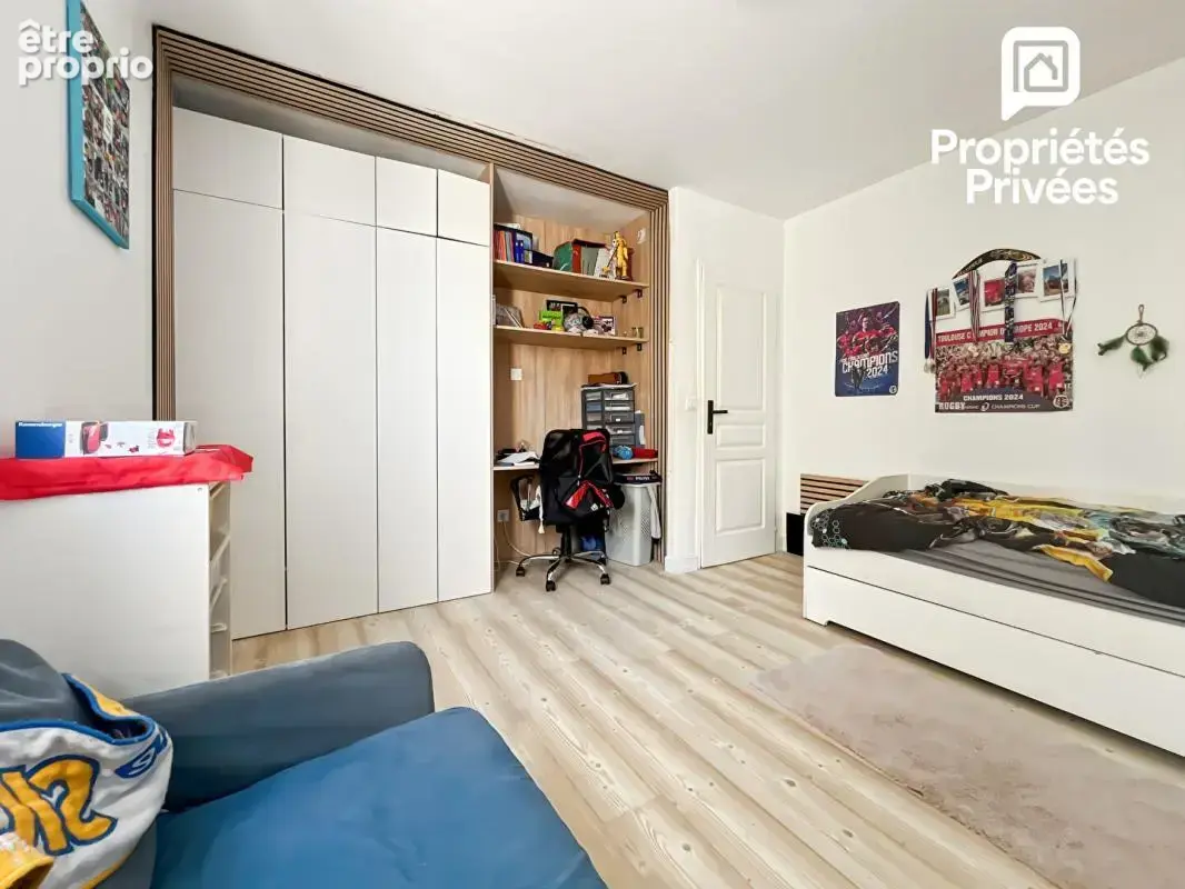 PAREMPUYRE - Maison familiale avec piscine, 3 chambres et 60 m² de pièce de vie - photo 11