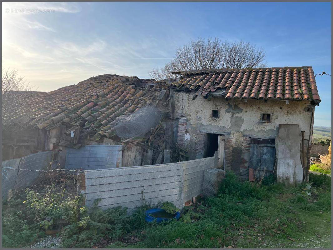 Maison à LESCOUSSE