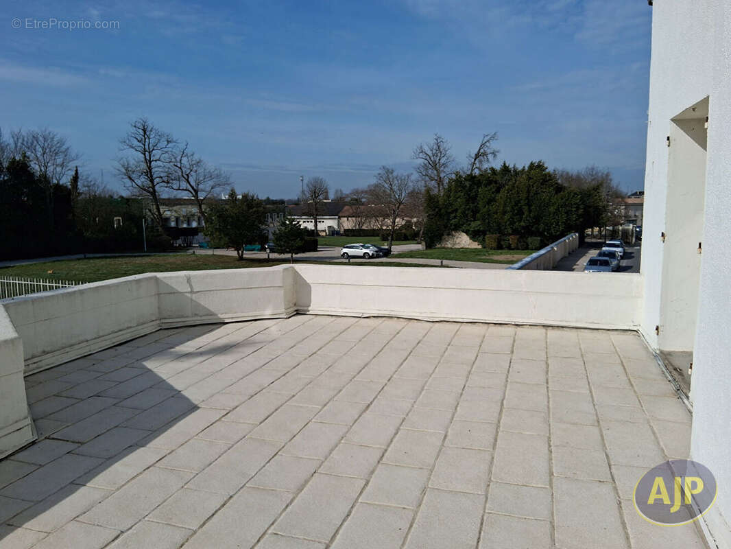 Grande maison  à Pauillac - photo 3