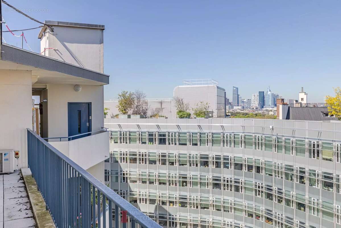 Appartement à PARIS-16E