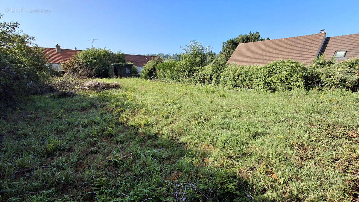 Terrain 615m² à crépy-en-valois - photo 5