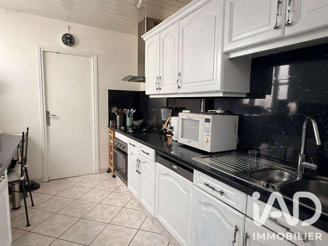 Maison 106 m² à Roubaix  - photo 3