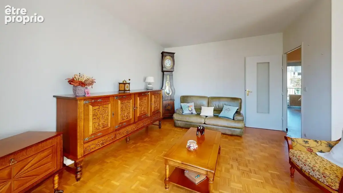 Appartement T3 de 77 m² À Vendre avec balcon, cave et box fermé inclus - photo 7