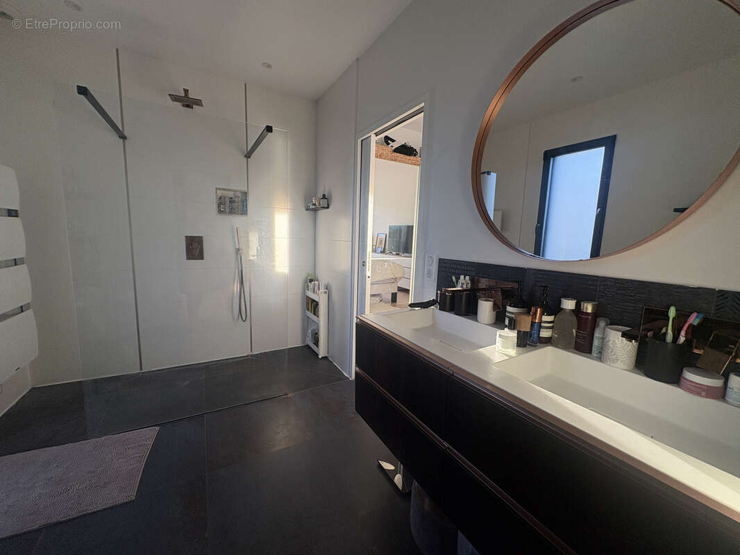 Maison à LA CHAPELLE-SAINT-LUC