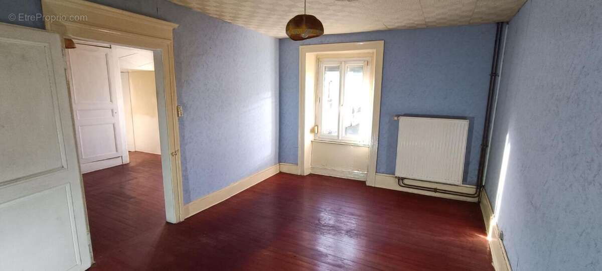 Maison à CONFLANS-SUR-LANTERNE