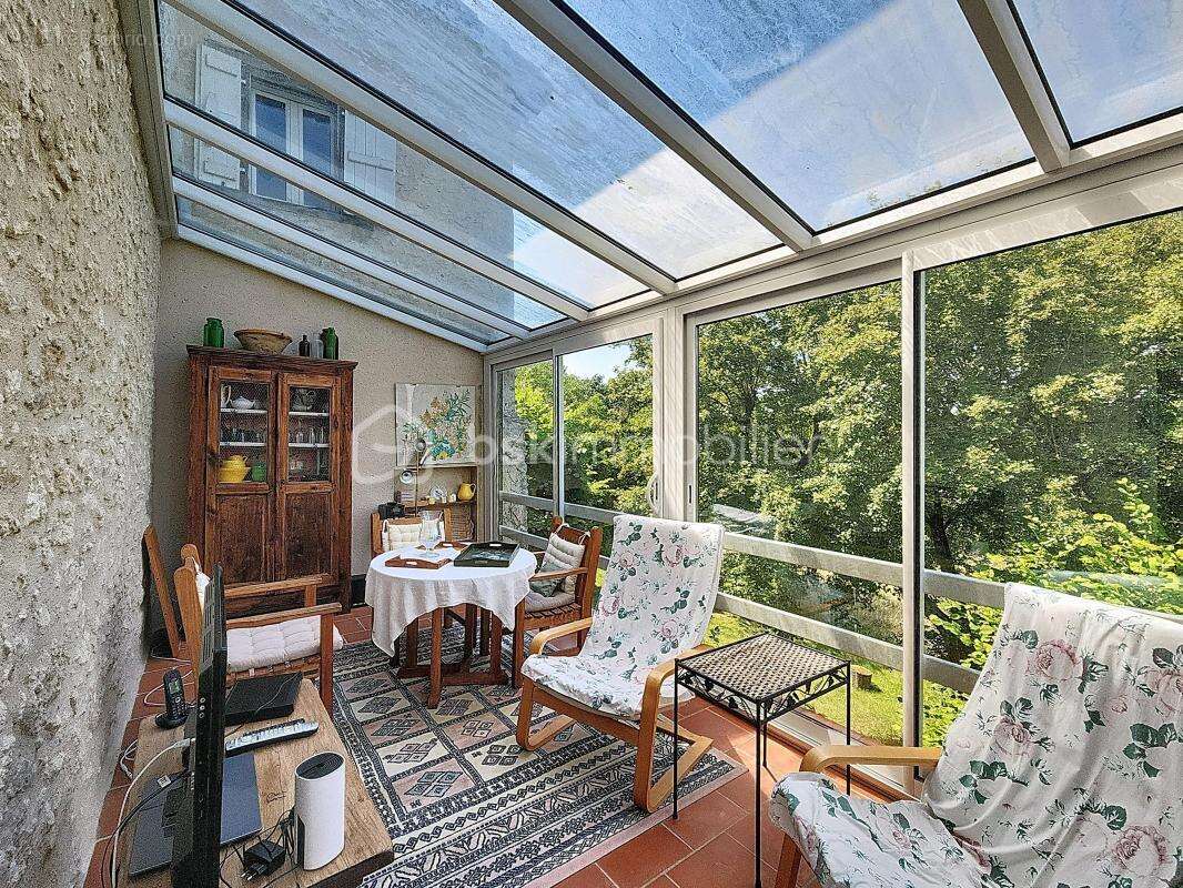 Du cachet et du charme pour cette confortable maison de 181m2. sur 1.1 hectare de terrain - photo 7