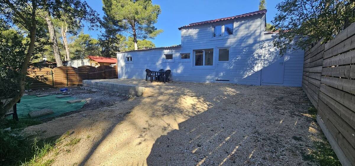 Mobil-home, terrain, habitation legere, chalet, 3 pieces, - Maison à LE CASTELLET