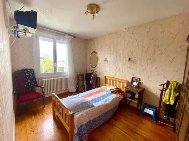 Maison à CONDE-SUR-VIRE