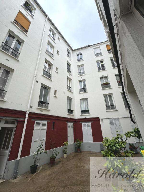 titre - Appartement à PARIS-15E