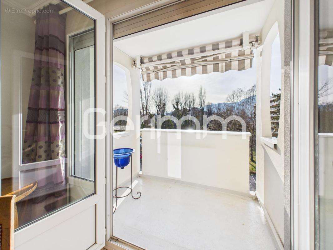Appartement à MEYLAN