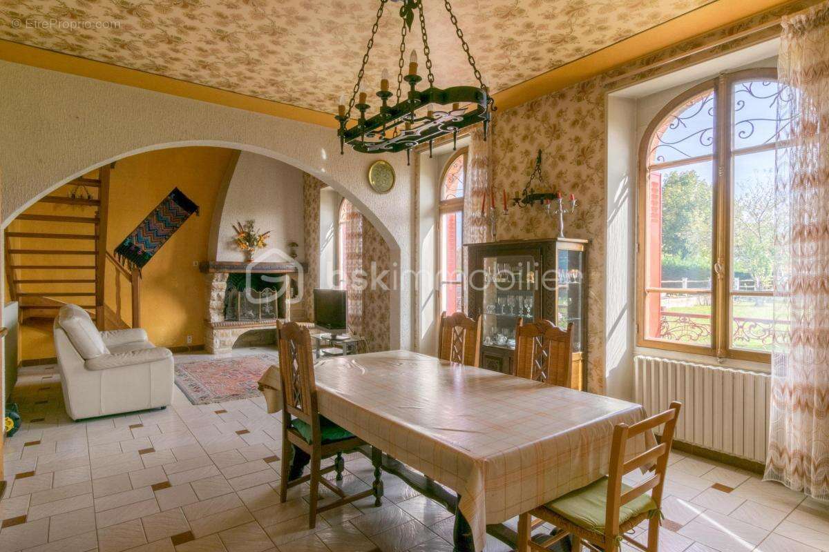 Maison à DAMPIERRE-EN-BURLY