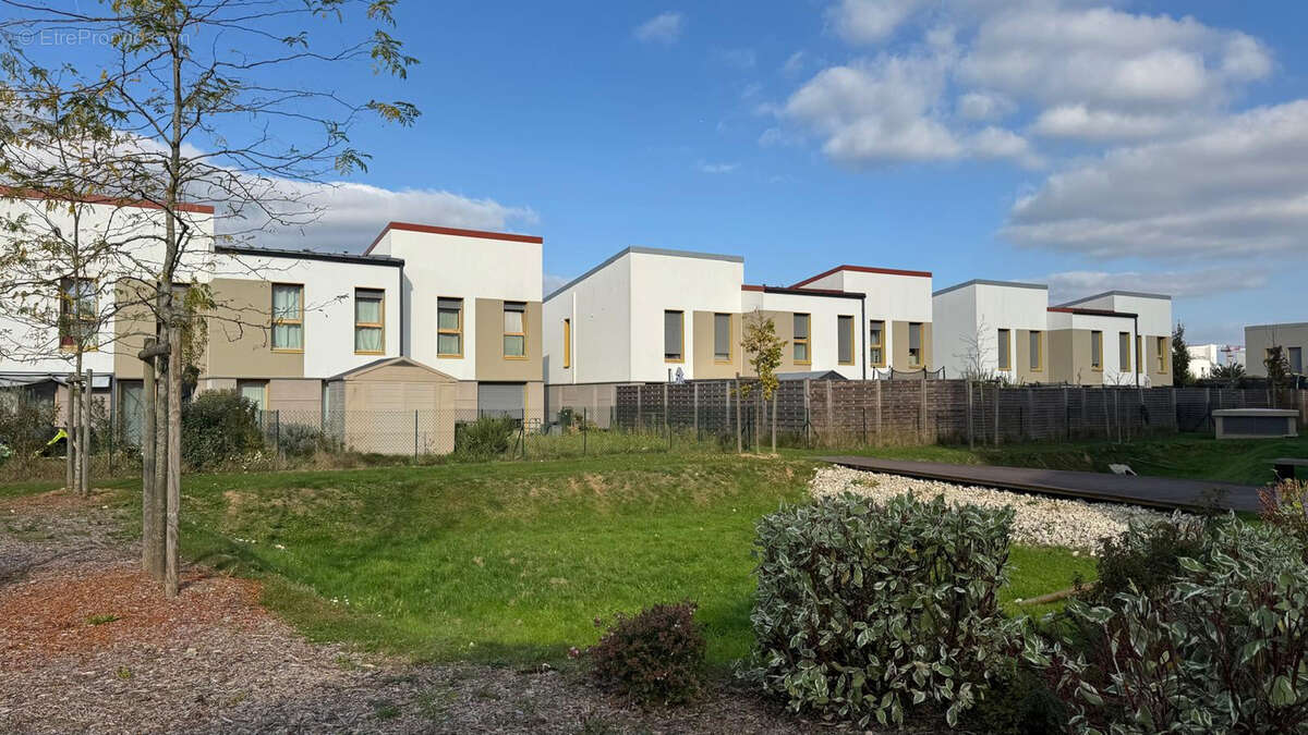 Appartement à BUSSY-SAINT-GEORGES