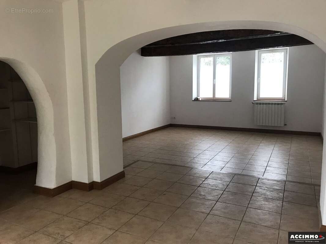 Maison à LAUZERVILLE