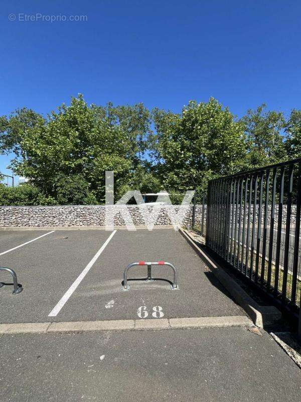 Parking à LOUVECIENNES