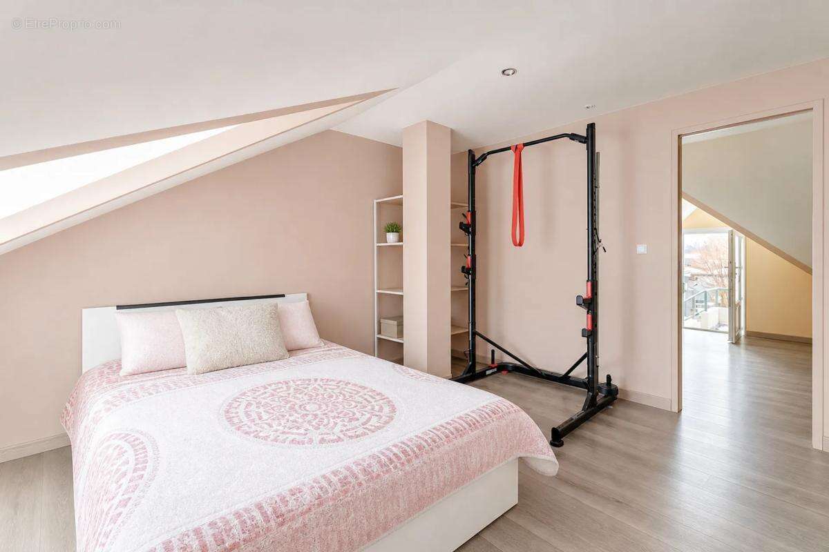 Maison de 5 pièces de 200 m² situé à Le Thillay - photo 9