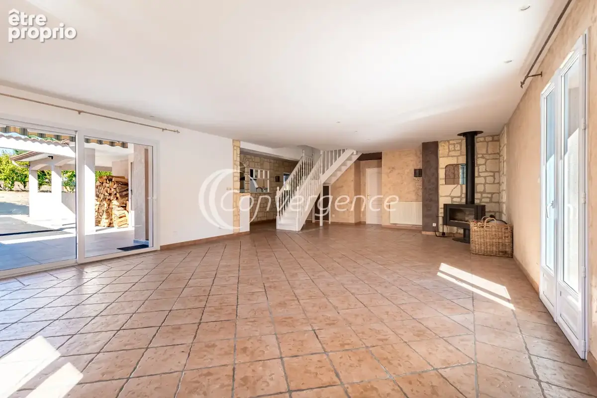 Maison contemporaine avec piscine -165 m2 - 6 chambres. - photo 5