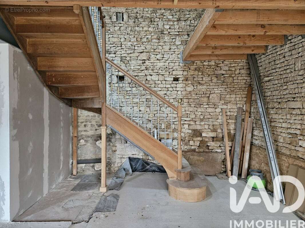Maison 98 m² à Mouton  - photo 2