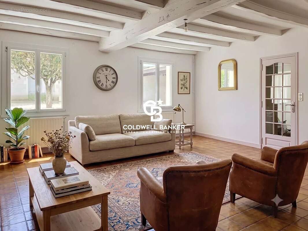 Vente Propriété de Charme : Ancienne Propriété Viticole de 275 m² avec Piscine - photo 3