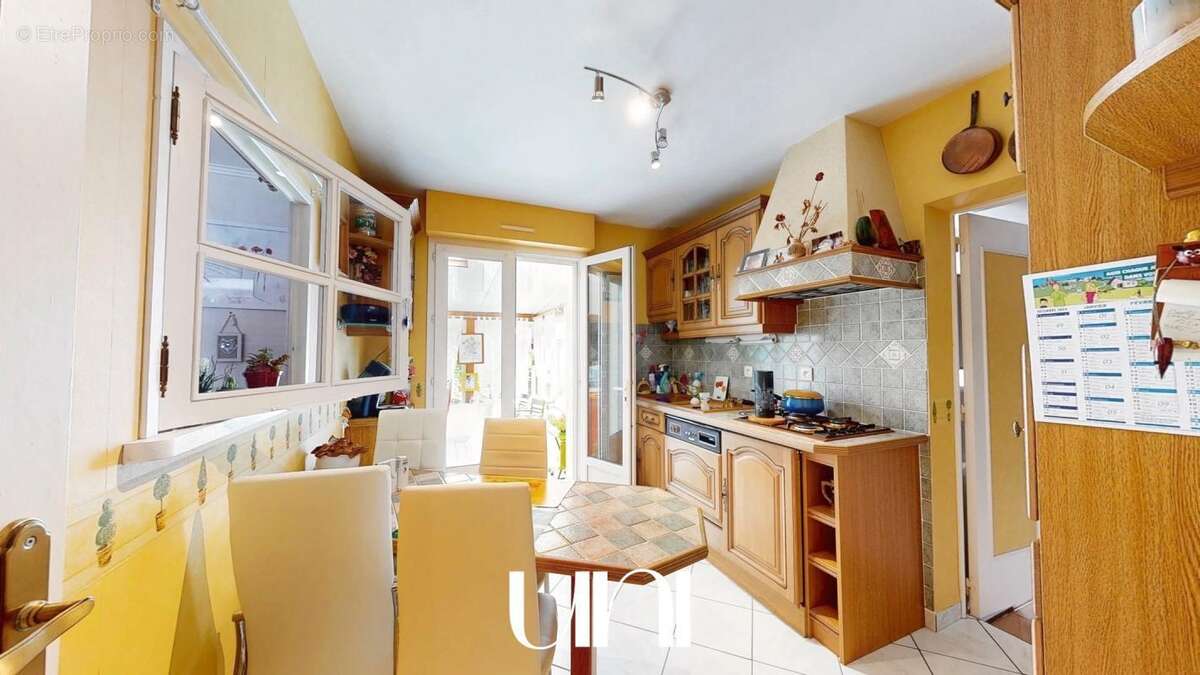 Maison à FLEURY-SUR-ORNE