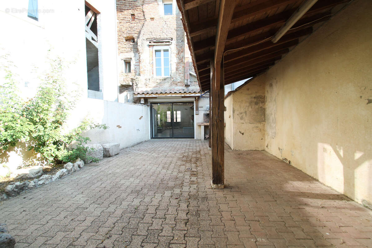 Maison de village de caractère à vendre– 109 m² – 3 chambres + Grenier aménageable (67 m²) - cour extèrieure - photo 13
