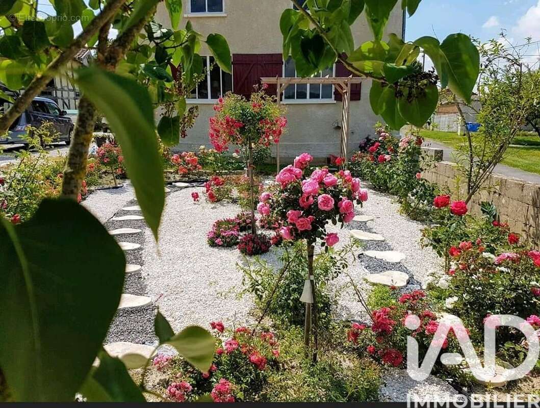 Photo 2 - Maison à GIGNY-BUSSY