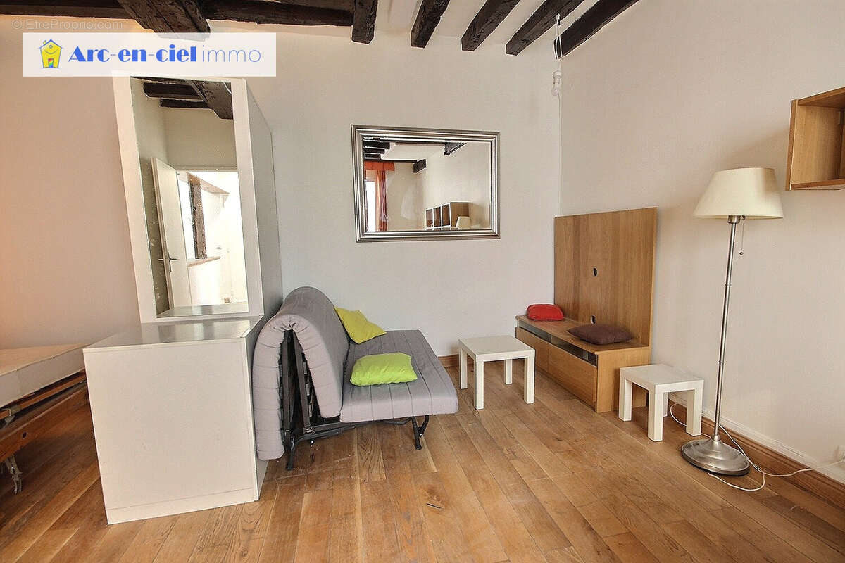 Appartement à PARIS-3E