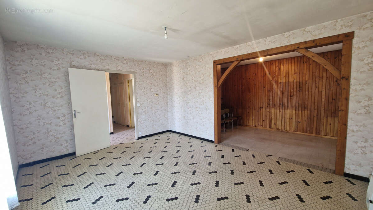 Langon proche gare - maison 4 chambres - terrain 980 m2 - photo 4