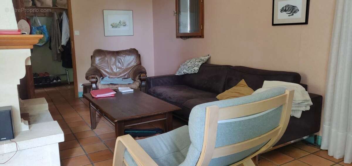 Maison de plain-pied, garage et jardin à vendre à Rioux (17) - photo 17