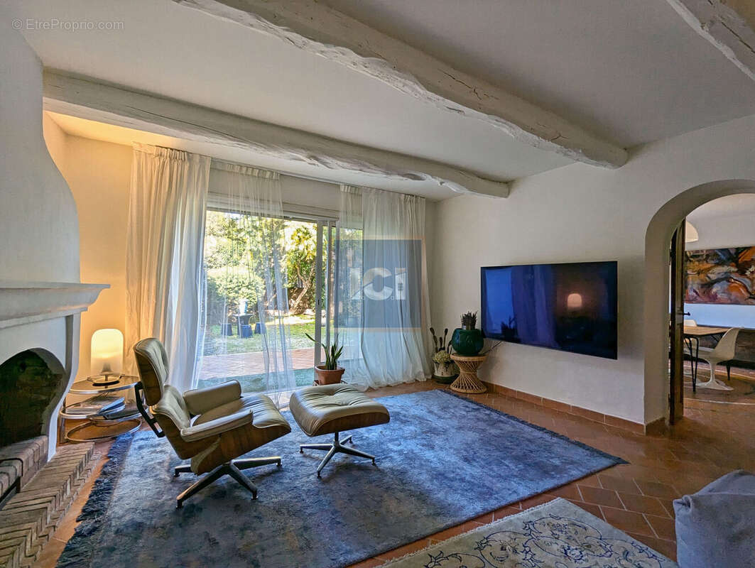 Maison à PLAN-DE-LA-TOUR