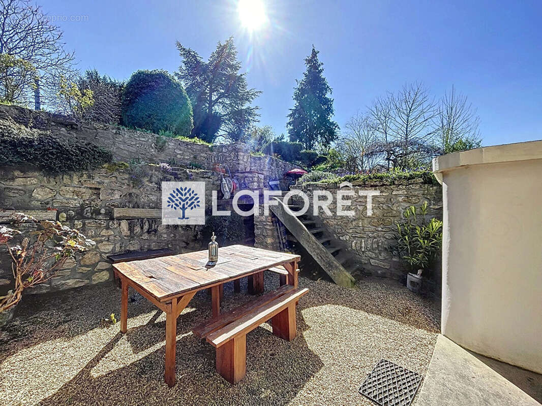 Maison à THIVERVAL-GRIGNON