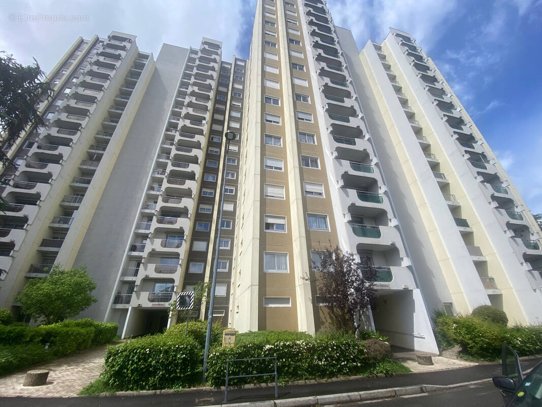 Appartement à SAINT-ETIENNE