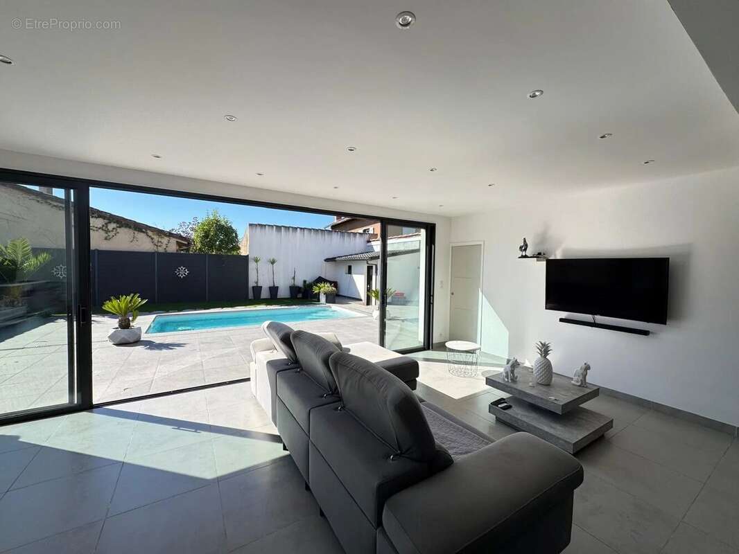 Maison en plein centre de Saint-Sulpice – Sans frais d'agence - photo 2