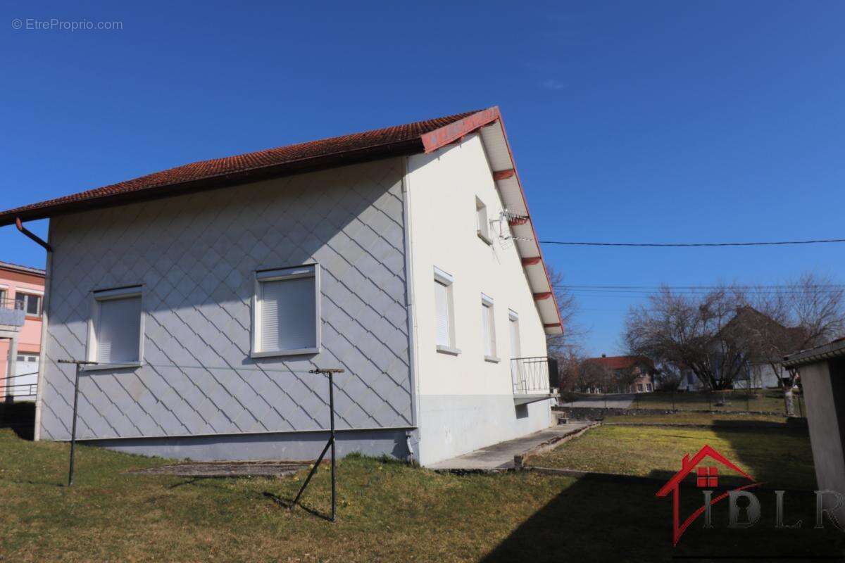 Maison à LA RIVIERE-DRUGEON