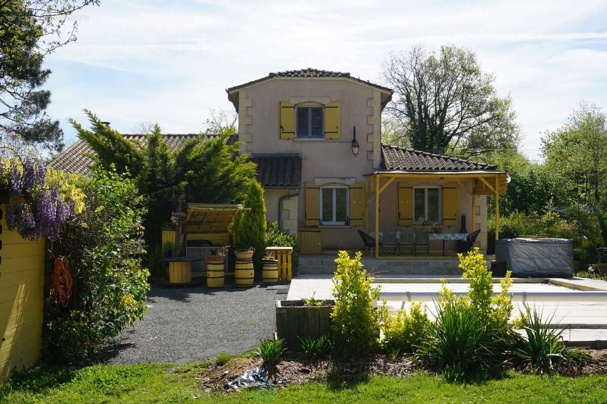 Maison à SAINT-ROMAIN-ET-SAINT-CLEMENT