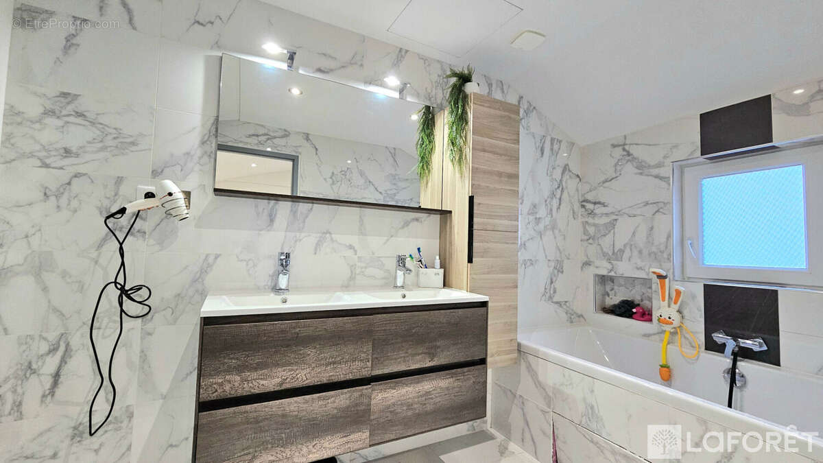 Maison Frontignan 4 pièce(s) 109.54 m2 - photo 11